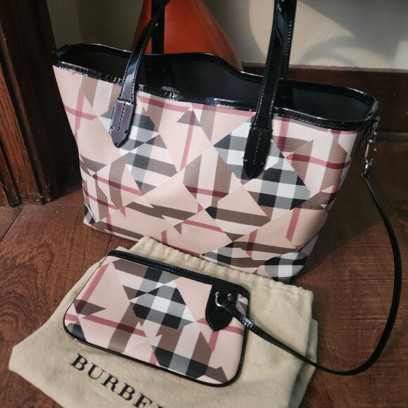 Burberry Tote/Shoulder Bag with removable pouch & Dust Bag All Authentic - Picture 1 of 12